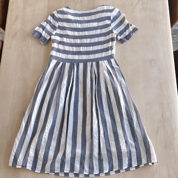 Chambray Blue Stripe Dress with pockets - Picture 4 of 5